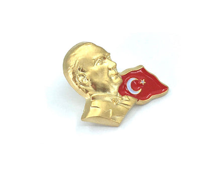 Bayraklı Atatürk Rozeti - Altın Rengi